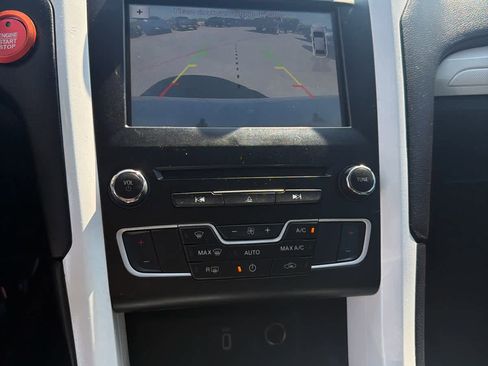 Used 2018 Ford Fusion SE w/ Equipment Group 201A image 7