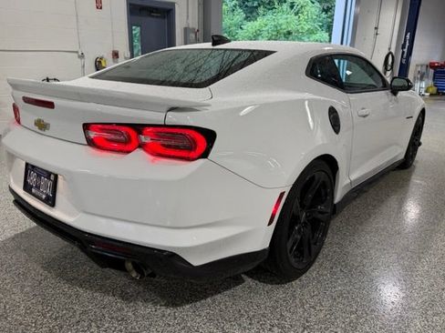 Used 2022 Chevrolet Camaro LT RWD image 5