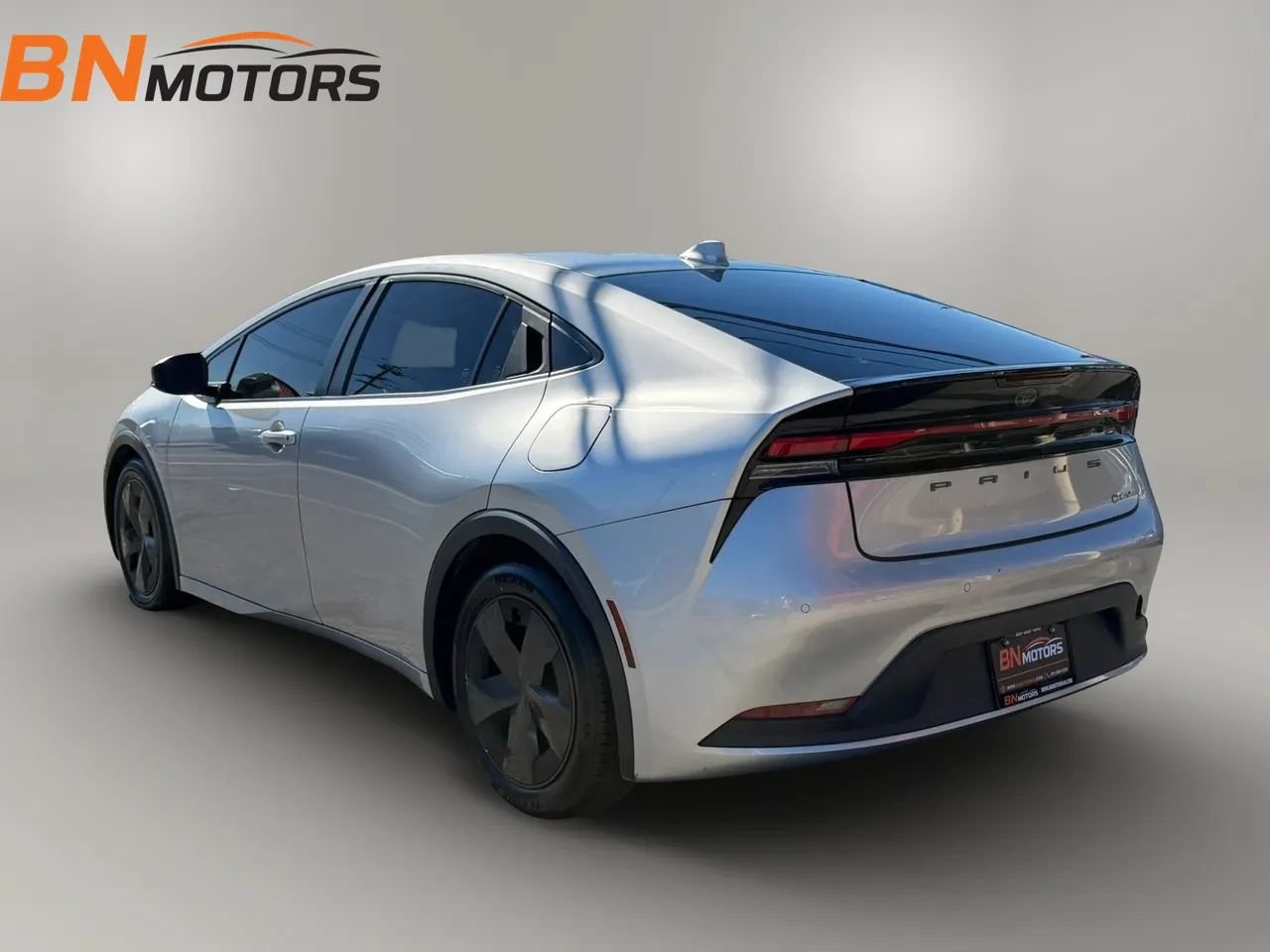 Used 2023 Toyota Prius LE FWD image 8