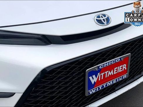 Used 2025 Toyota Corolla SE w/ SE Premium Package image 30