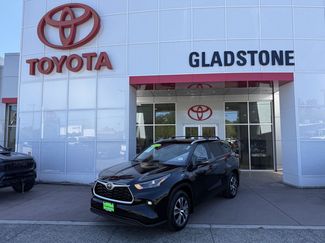 Used 2023 Toyota Highlander XLE AWD/4WD video 1