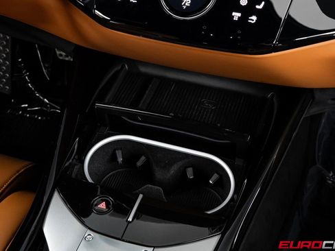 Used 2025 Ferrari Purosangue AWD/4WD image 37