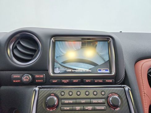 Used 2015 Nissan GT-R Premium image 26