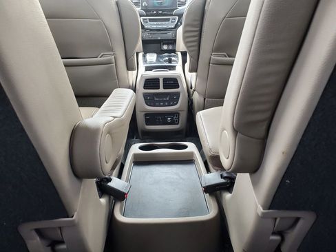 Used 2019 Honda Pilot Touring image 40