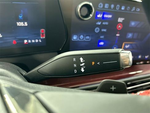 Used 2024 Chevrolet Traverse RS image 17