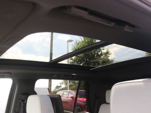 Used 2025 Chevrolet Tahoe Premier AWD/4WD image 36