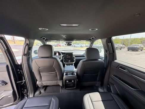 New 2026 GMC Acadia Elevation FWD image 10