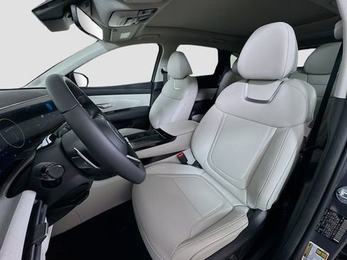 Used 2025 Hyundai Tucson Limited image 18