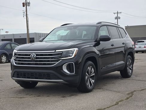 New 2026 Volkswagen Atlas SE image 2