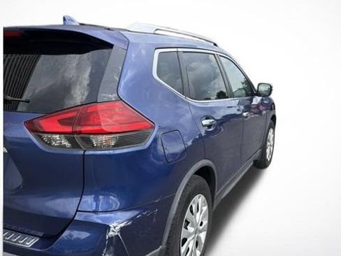 Used 2017 Nissan Rogue S w/ S Appearance Package FWD image 2