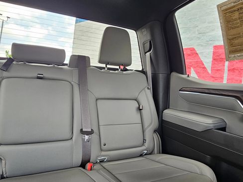 Used 2023 GMC Sierra 1500 SLT AWD/4WD image 26
