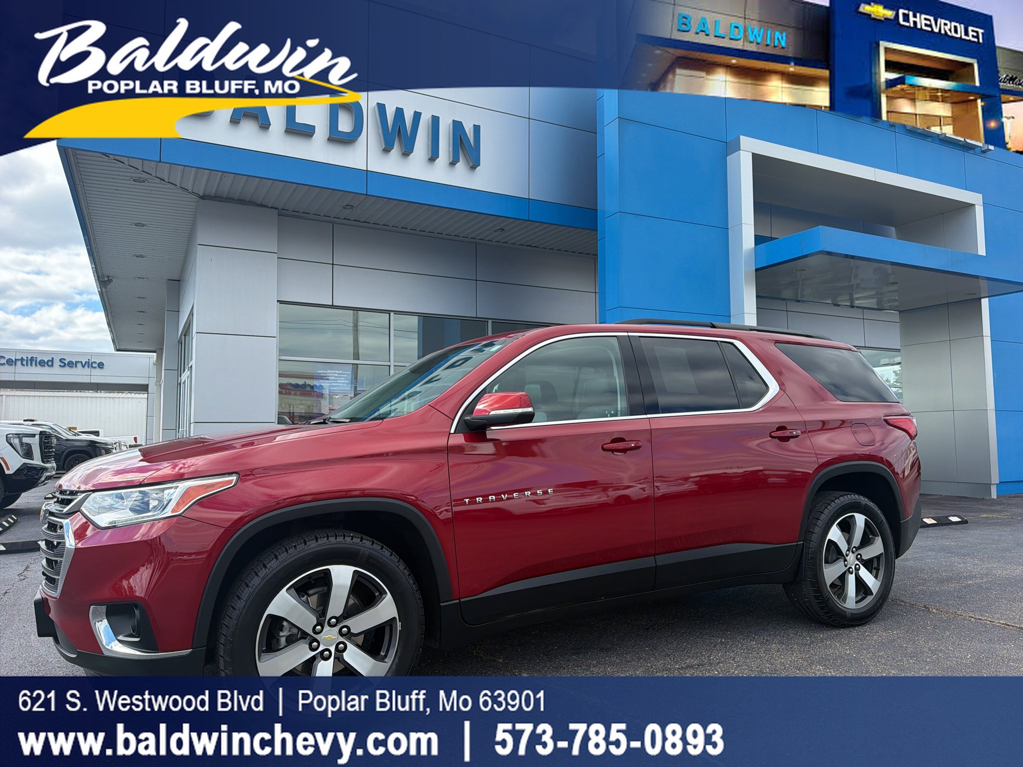 Used 2021 Chevrolet Traverse LT w/ LT Premium Package AWD/4WD image 1