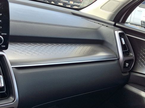 Used 2023 Kia Sorento EX image 30