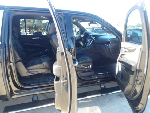 Used 2016 Cadillac Escalade ESV Platinum image 6