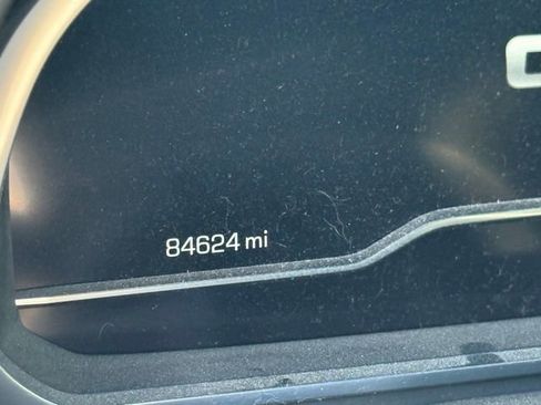 Used 2022 GMC Yukon XL SLT w/ SLT Premium Package image 10