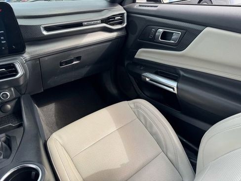 Used 2024 Ford Mustang Premium image 11