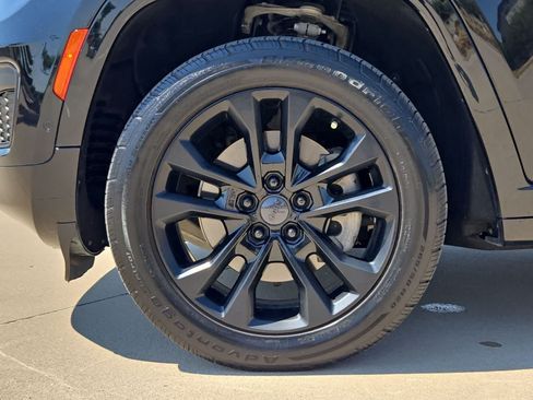 Used 2021 Jeep Grand Cherokee L Overland w/ Luxury Tech Group IV RWD image 12