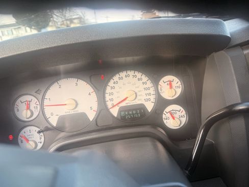 Used 2006 Dodge Ram 2500 Truck SLT image 13