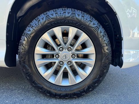 Used 2016 Lexus GX 460 w/ Premium Package AWD/4WD image 19