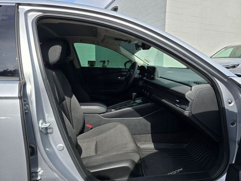Used 2024 Honda Accord EX image 9
