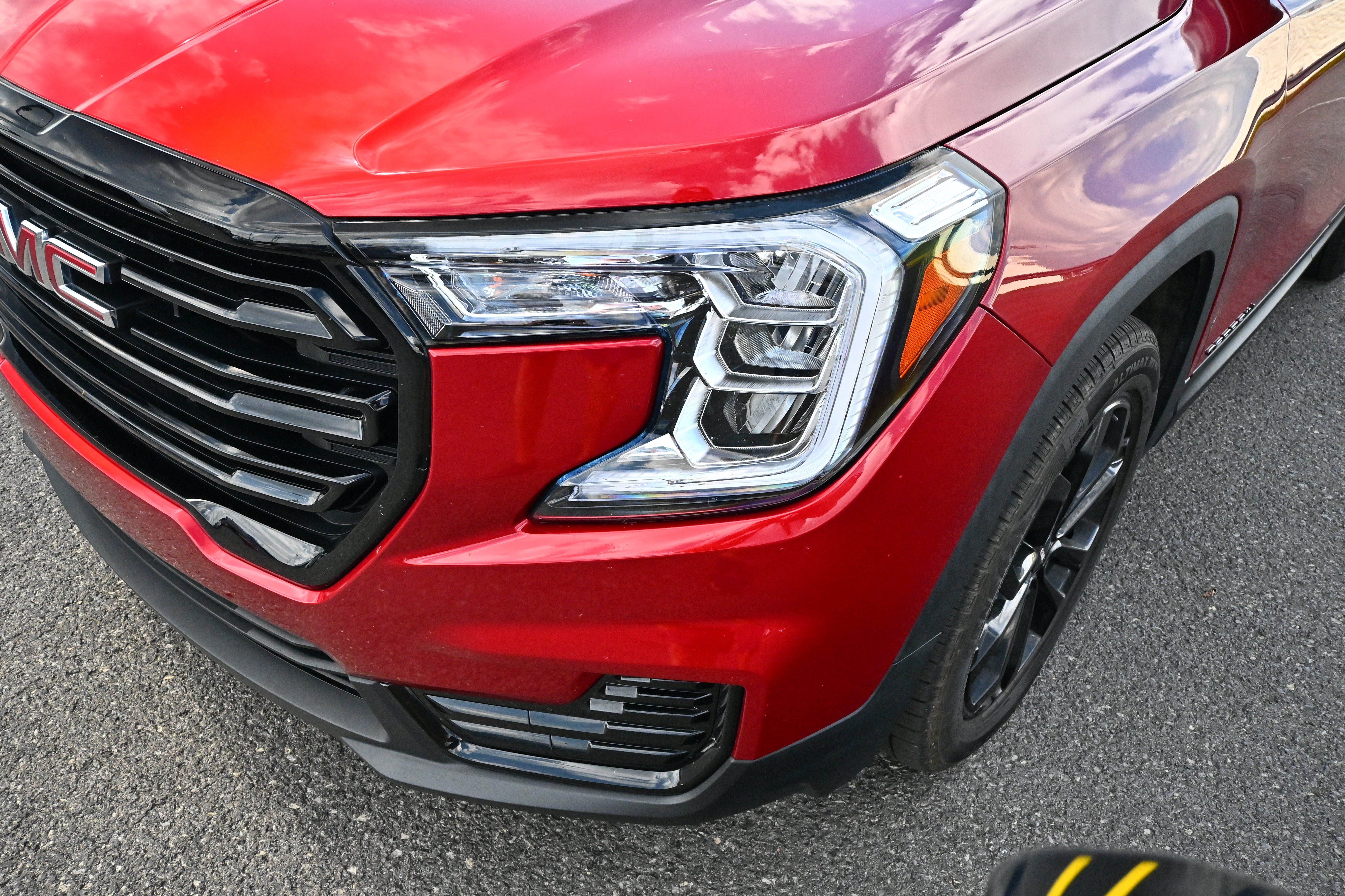 Used 2022 GMC Terrain SLE w/ Driver Convenience Package AWD/4WD image 12