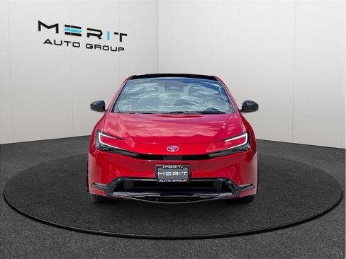 Used 2023 Toyota Prius Prime Premium FWD image 3
