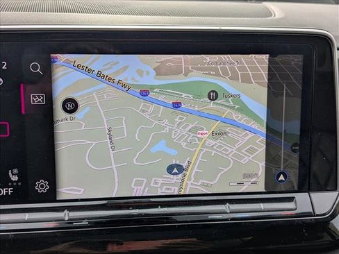 Used 2024 Volkswagen Atlas SEL Premium R-Line image 11