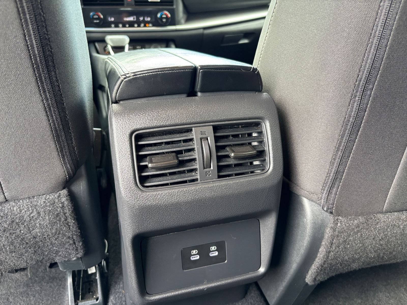 Used 2025 Nissan Rogue SV FWD image 24