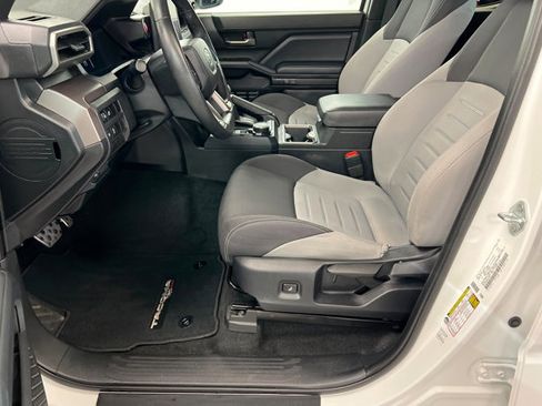Used 2024 Toyota Tacoma TRD Sport image 17