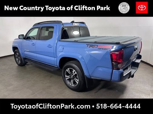 Used 2019 Toyota Tacoma TRD Sport AWD/4WD image 5