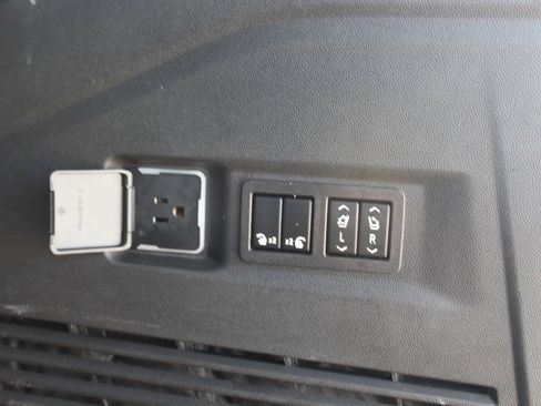 Used 2023 Chevrolet Tahoe Z71 w/ Z71 Off-Road Package image 22