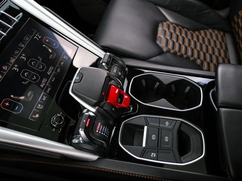 Used 2020 Lamborghini Urus image 24