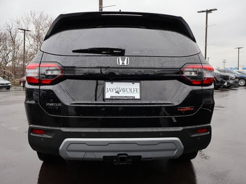 Certified 2025 Honda Pilot TrailSport image 6