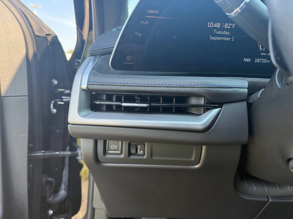 Certified 2024 Cadillac XT4 Sport AWD/4WD image 20