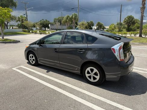 Used 2015 Toyota Prius Two FWD image 5