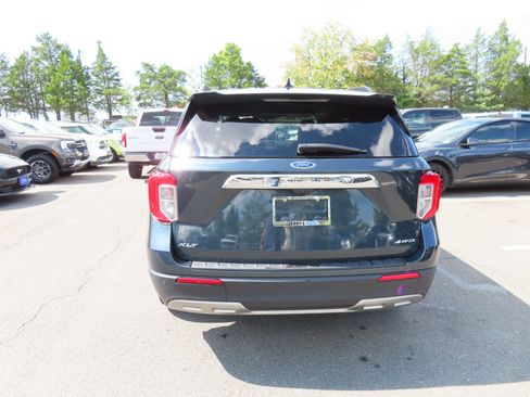 Used 2023 Ford Explorer XLT w/ Equipment Group 202A AWD/4WD image 7