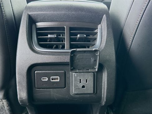 Used 2020 Chevrolet Blazer Premier w/ LPO, Black Grille Bar Package image 17