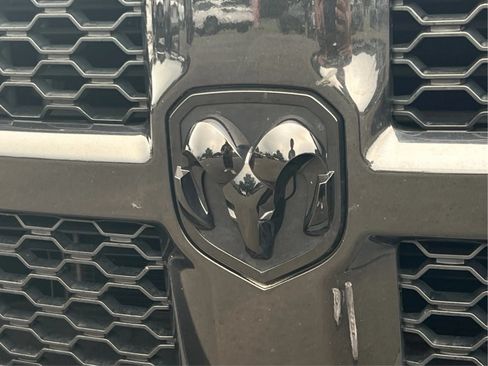 Used 2018 RAM 1500 Express w/ Black Ram 1500 Express Group AWD/4WD image 34