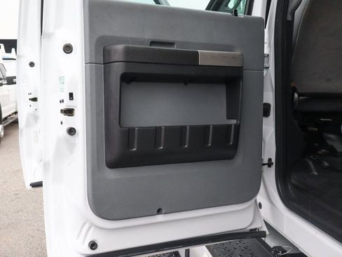 Used 2016 Ford F650 2WD Crew Cab Super Duty image 39