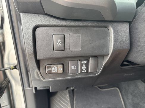 Used 2022 Toyota Tacoma TRD Off-Road AWD/4WD image 24