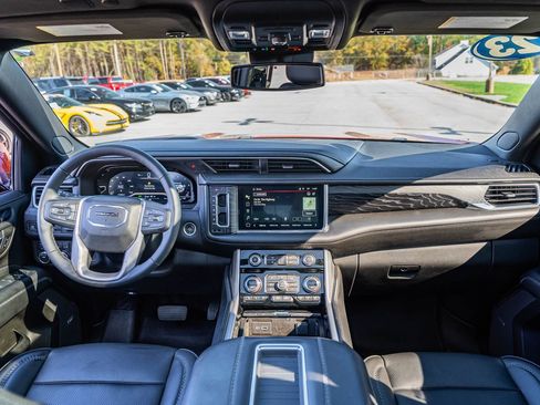 Used 2023 GMC Yukon Denali image 27