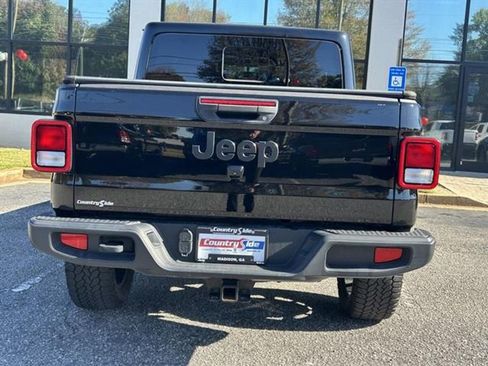 Used 2024 Jeep Gladiator Sport image 8