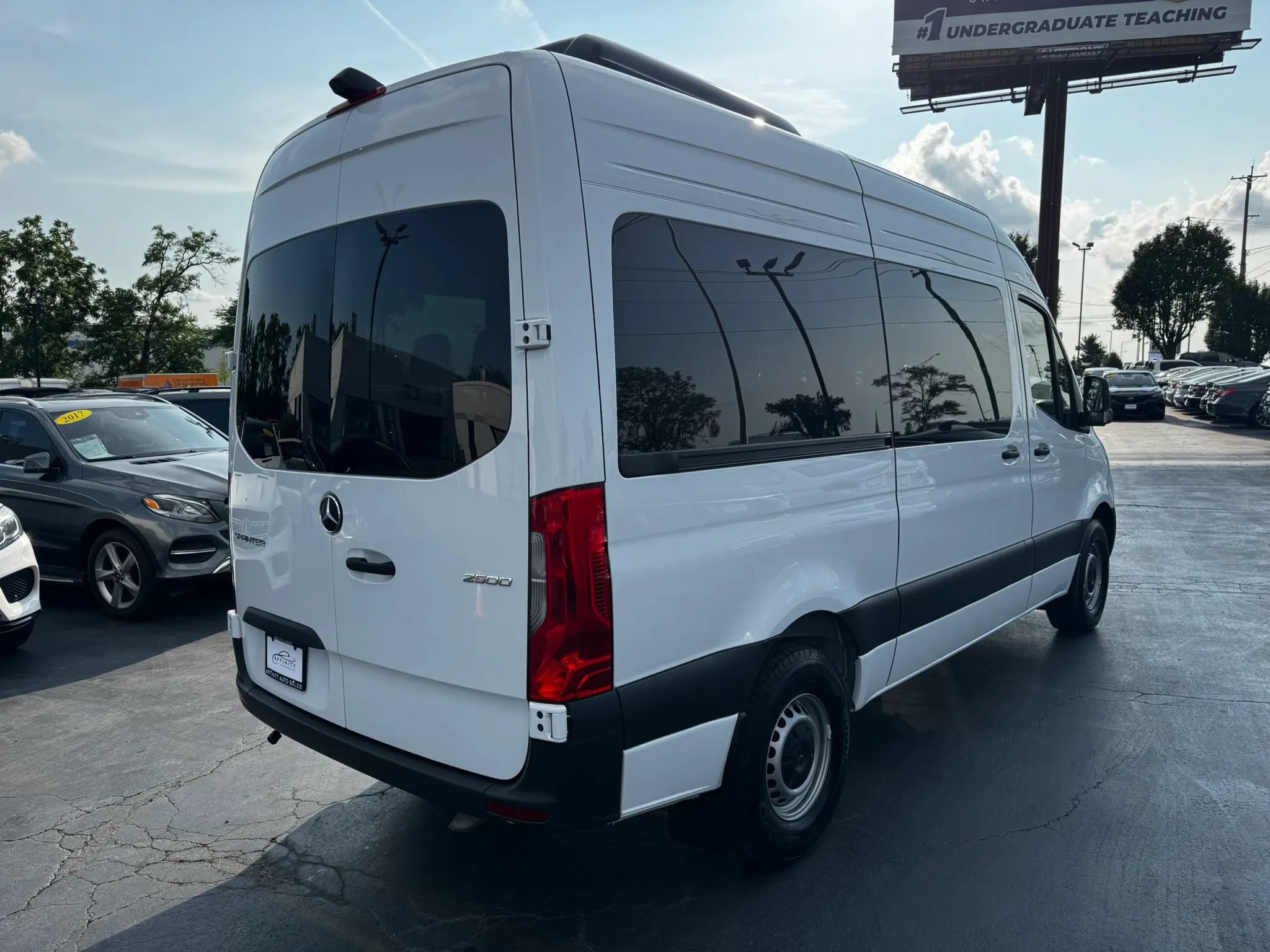 Used 2024 Mercedes-Benz Sprinter 2500 image 5
