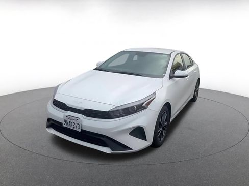 Used 2024 Kia Forte LXS FWD image 7