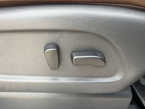 Used 2024 Nissan Titan Platinum Reserve w/ Moonroof Package image 33