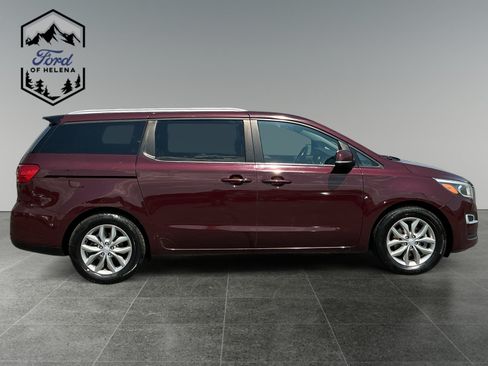 Used 2019 Kia Sedona EX FWD image 6