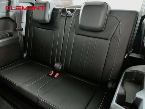 Used 2024 Volkswagen Tiguan SE R-Line FWD image 28