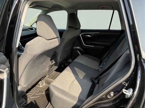 Used 2021 Toyota RAV4 XLE AWD/4WD image 47
