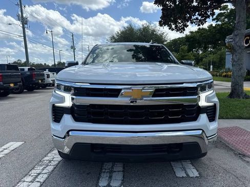Used 2023 Chevrolet Silverado 1500 LT AWD/4WD image 3