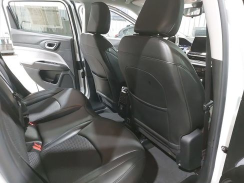 Used 2022 Jeep Compass Latitude AWD/4WD image 11